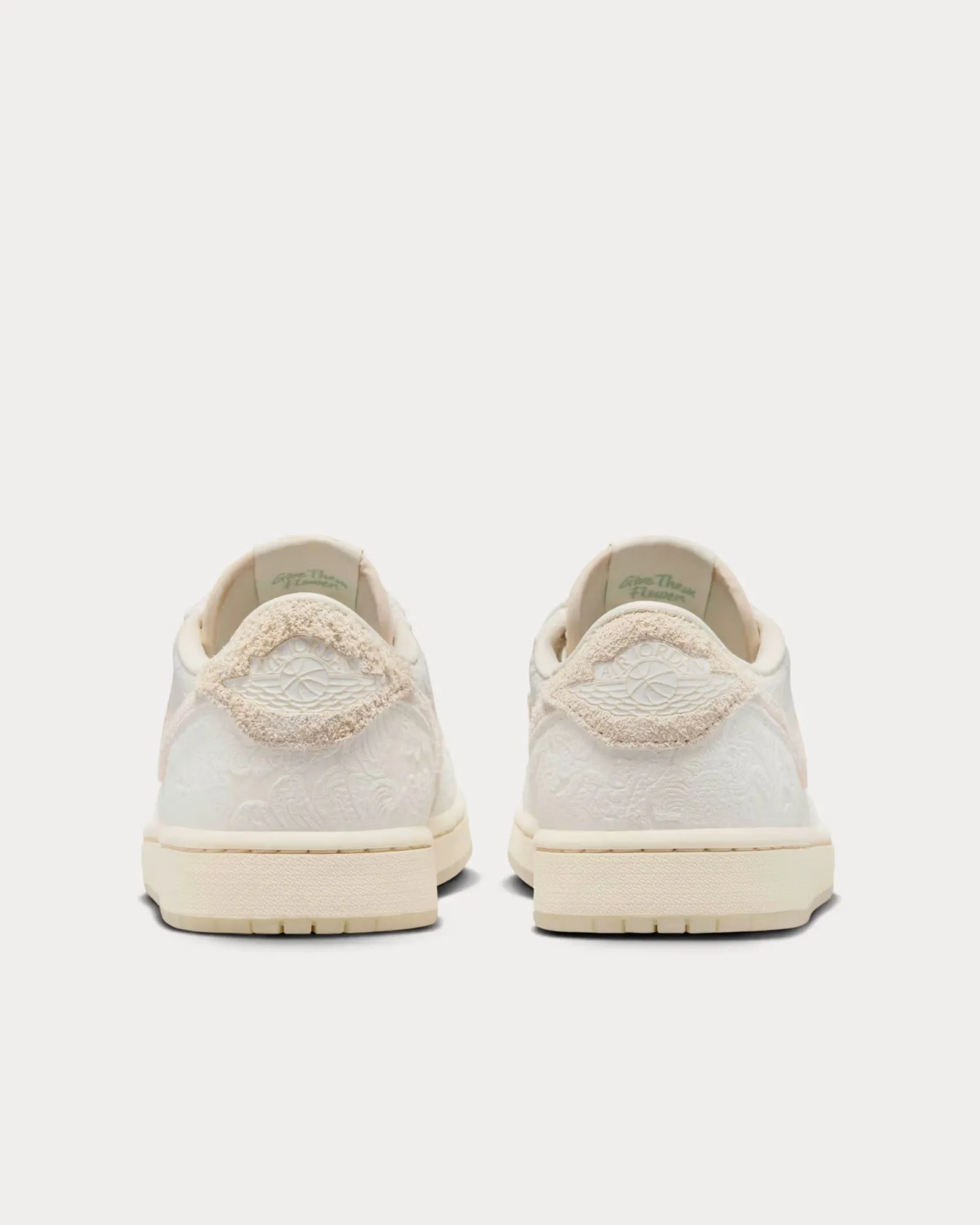 Air Jordan 1 Low OG Light Cream / Sail Low Top Sneakers
