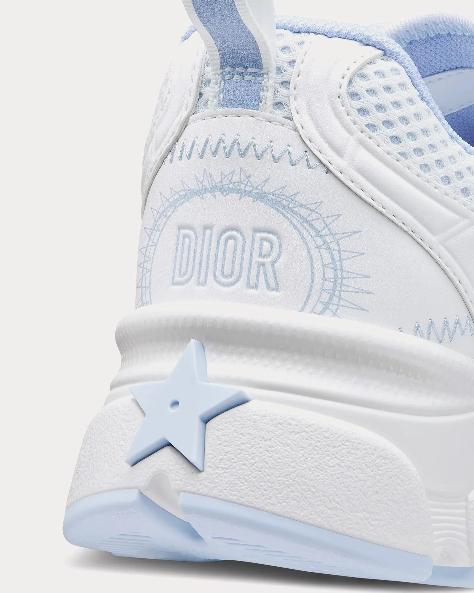 Chrono Mesh & Leather-Effect Panels White / Light Blue Low Top Sneakers