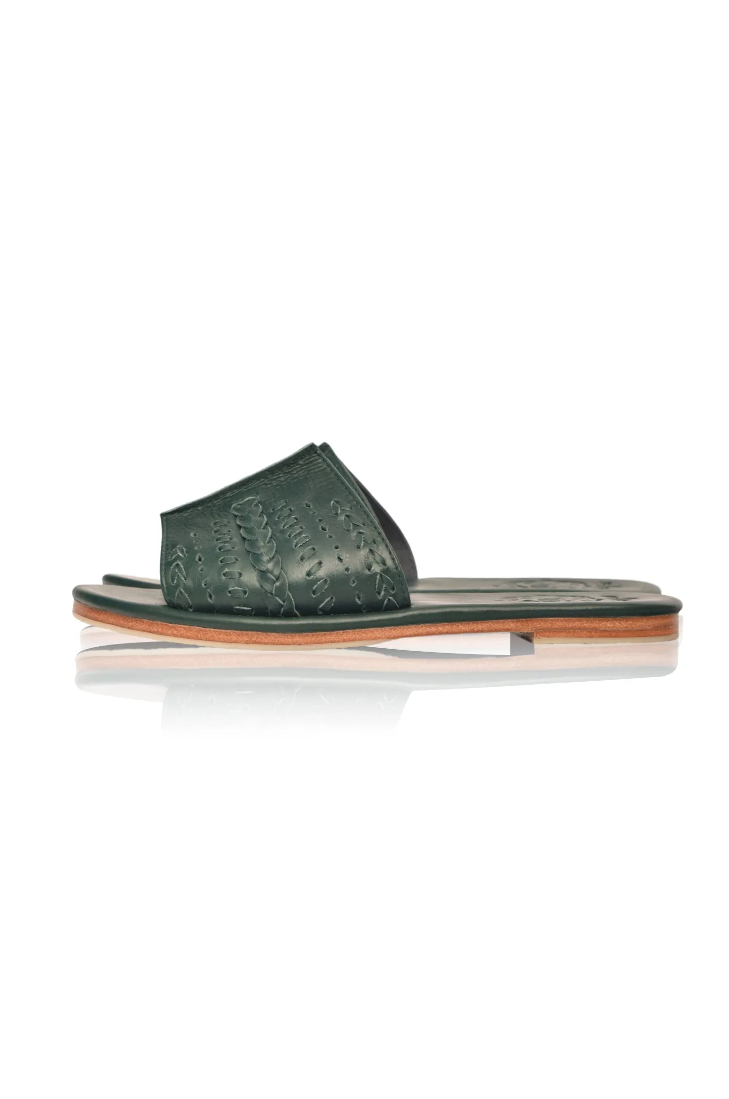 Dolce Vita Slide Shoes (Sz. 5, 7, 10 & 10.5)