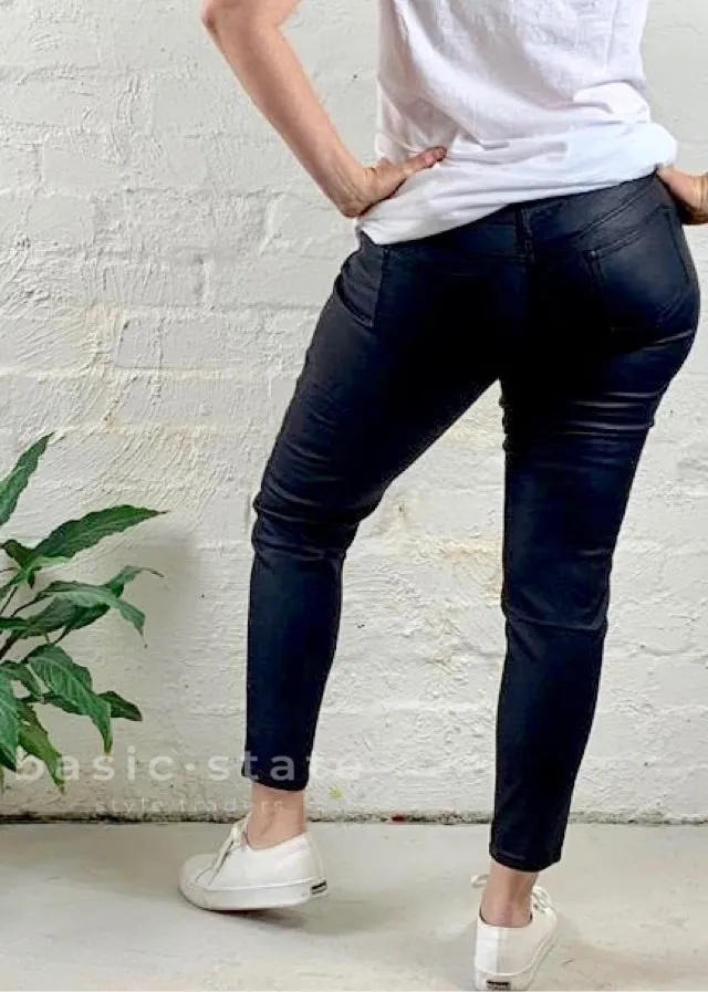 Francine Faux Leather || Black