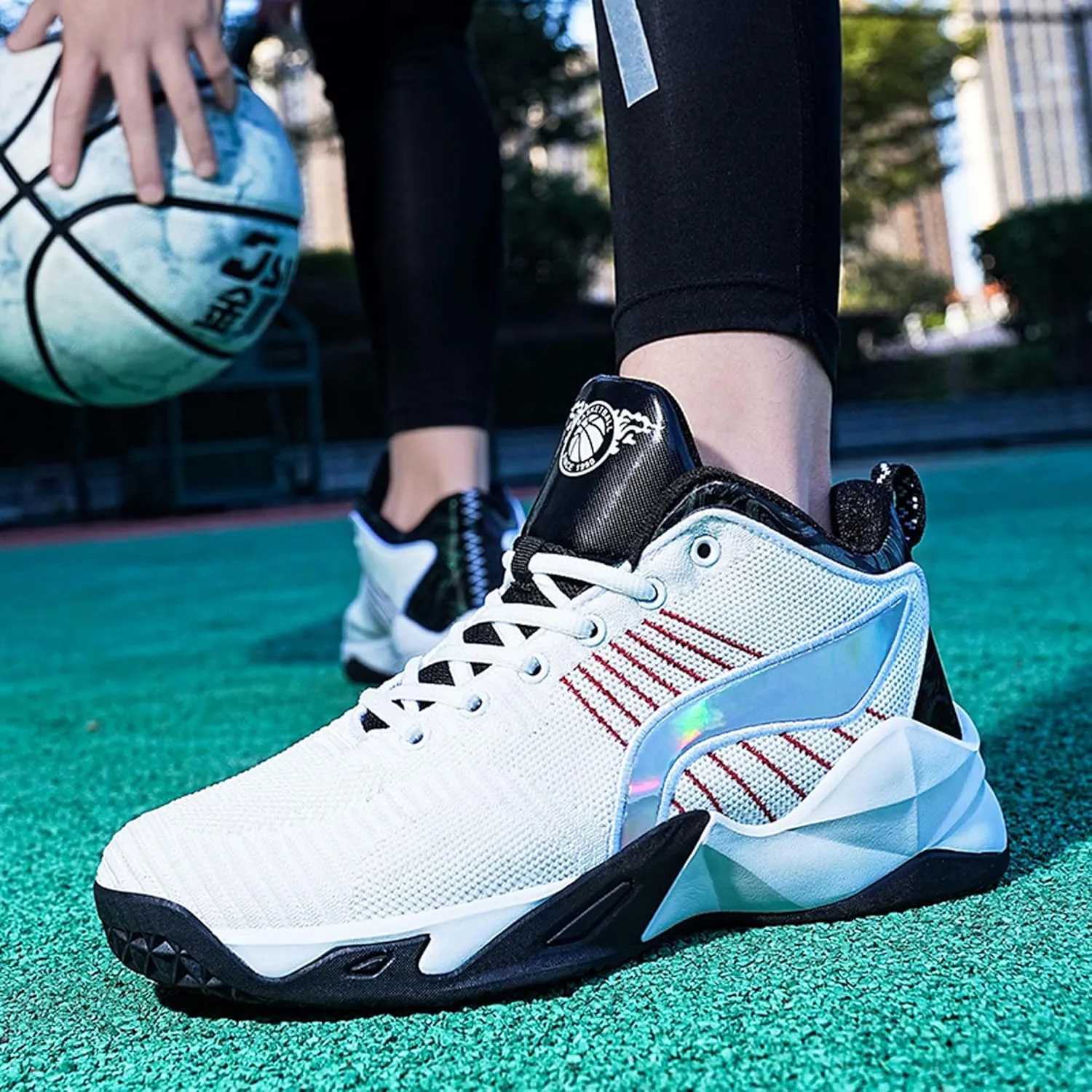 Men's Fashion Basketball Shoes Breathable Mesh Sports Running Shoes Outdoor Fashion Sneakers Lightweight Non-Slip Rubber Outsole Casual Walking Sneakers