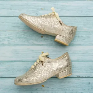 Oxford Curvy / Embossed Champagne