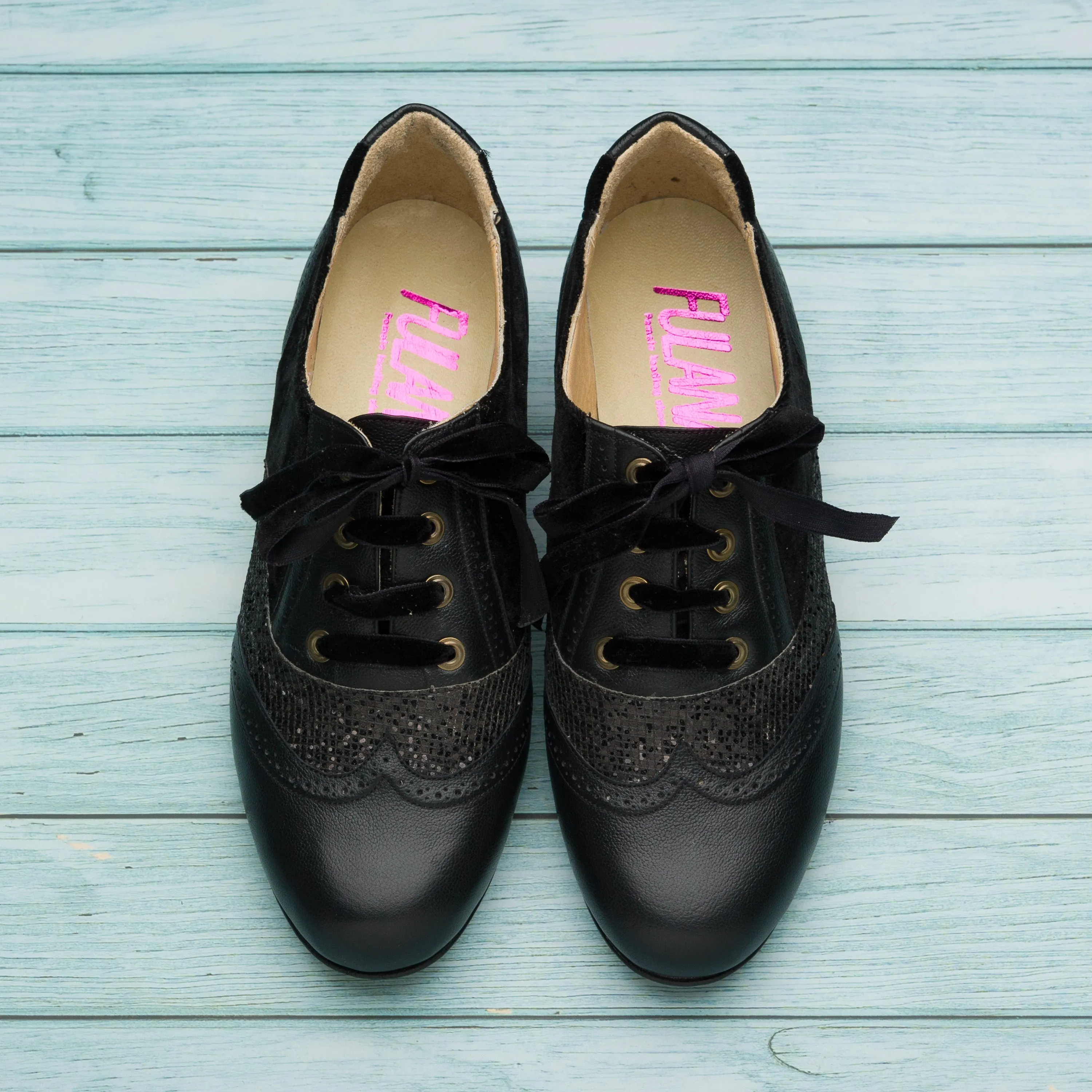Oxford Curvy / Negro