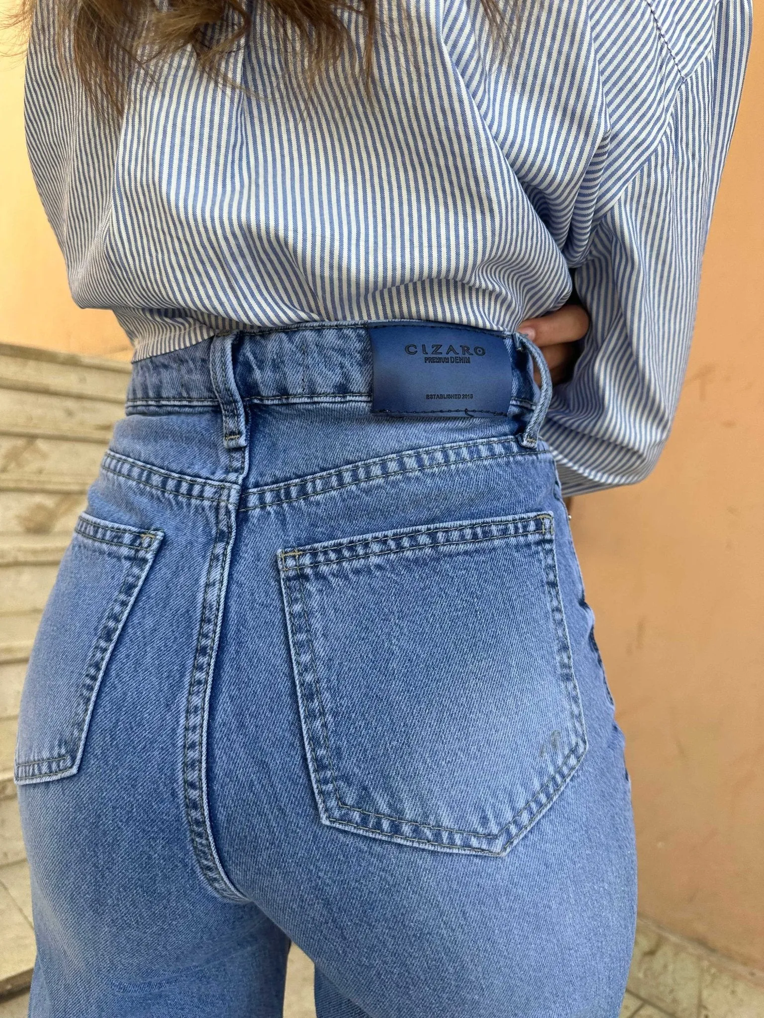 Wide-Leg - High-Waist Bright Blue Jeans